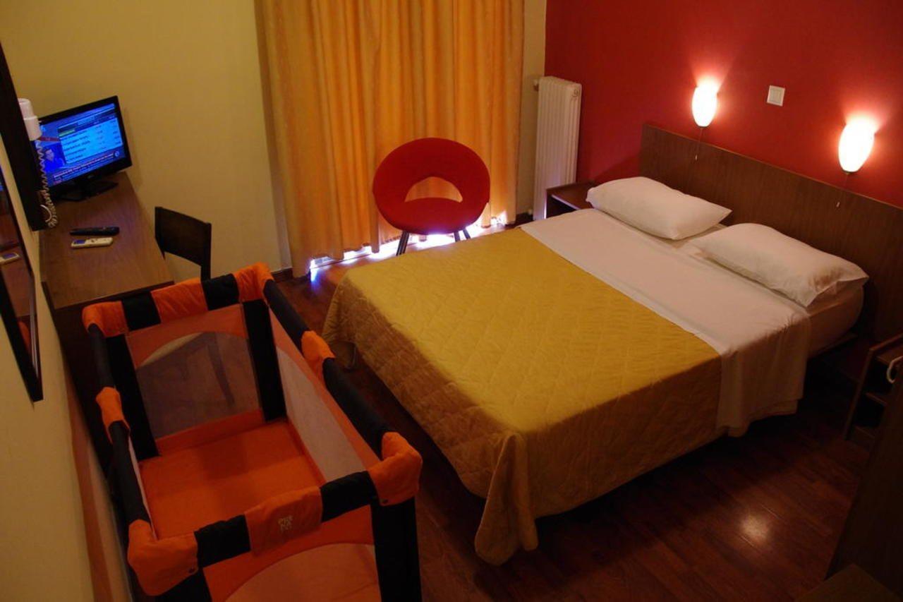 Hotel Exarchion Афіни Екстер'єр фото