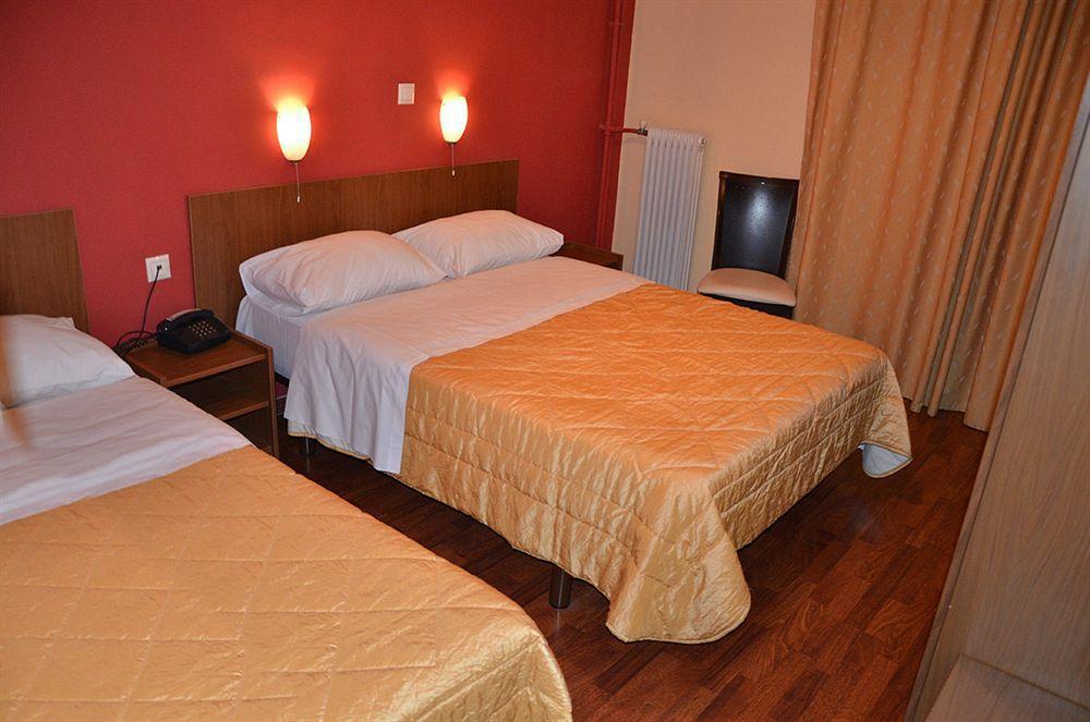 Hotel Exarchion Афіни Екстер'єр фото