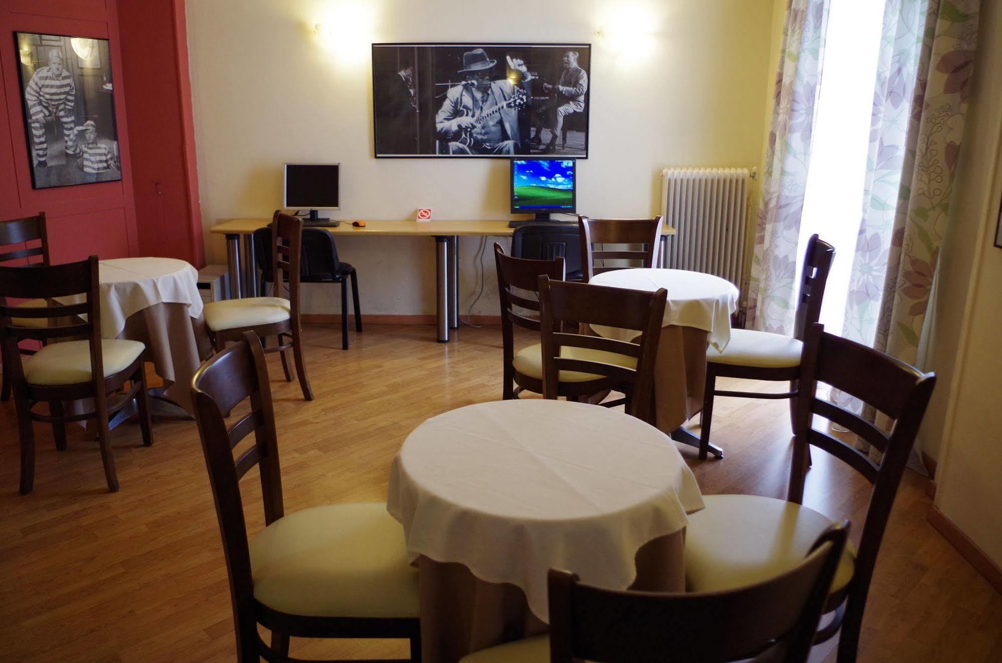 Hotel Exarchion Афіни Екстер'єр фото