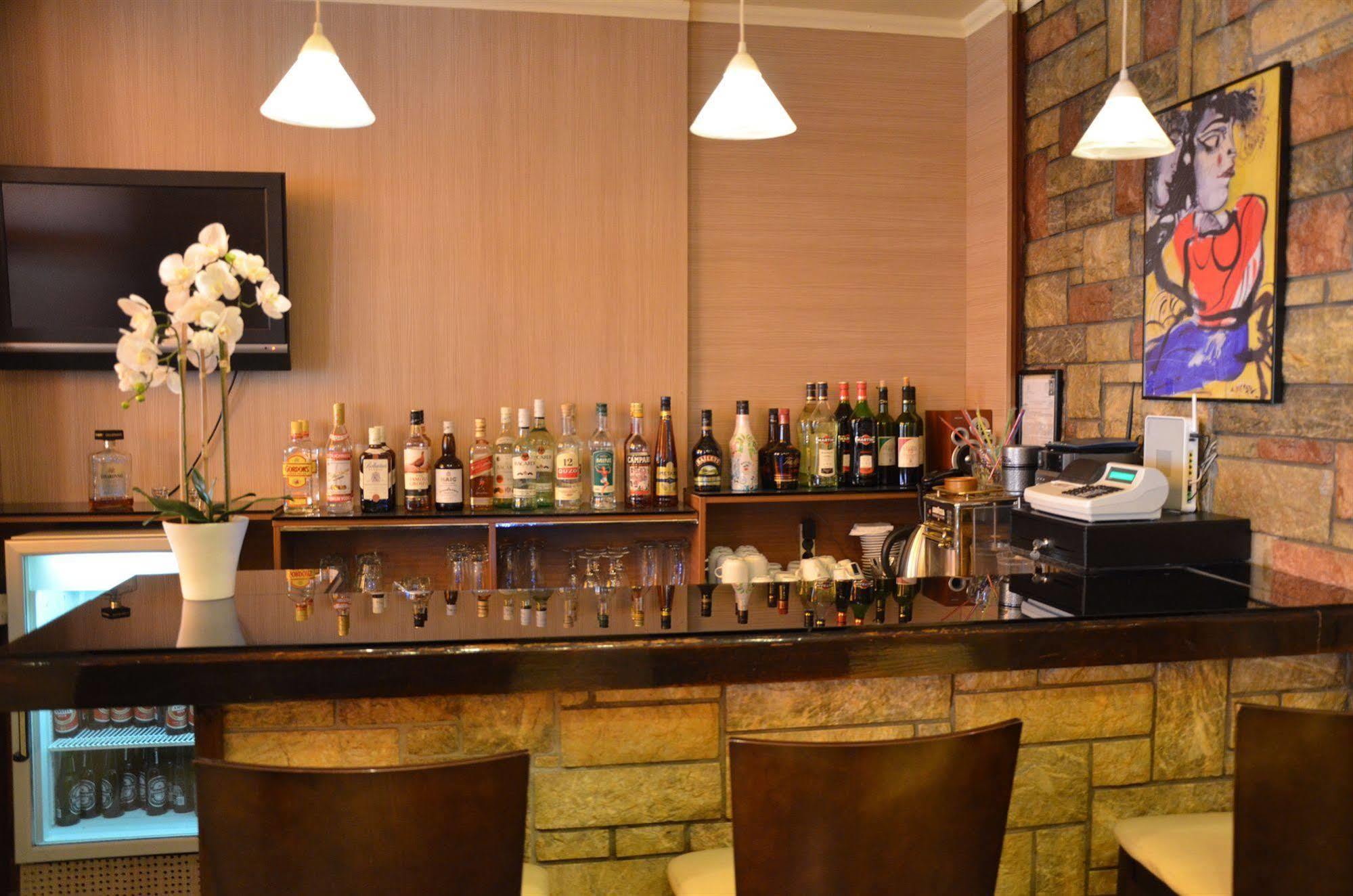 Hotel Exarchion Афіни Екстер'єр фото